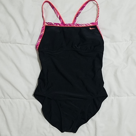 nike swimming suits